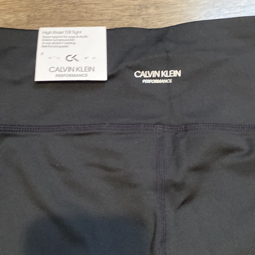 Calvin Klein Performance Set - Picture 8 of 8